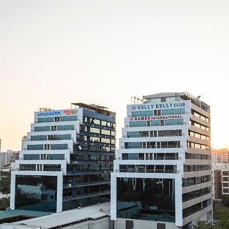 Hotel Ramee International Súrat Exteriér fotografie