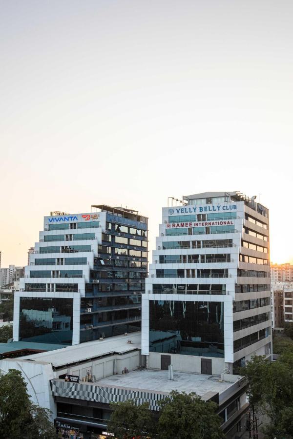 Hotel Ramee International Súrat Exteriér fotografie