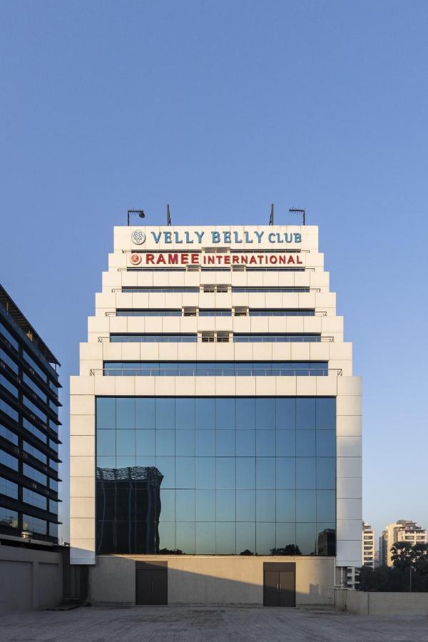 Hotel Ramee International Súrat Exteriér fotografie